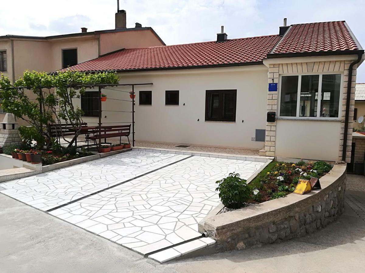 Apartment And Rooms Markovic Senj  Exteriér fotografie